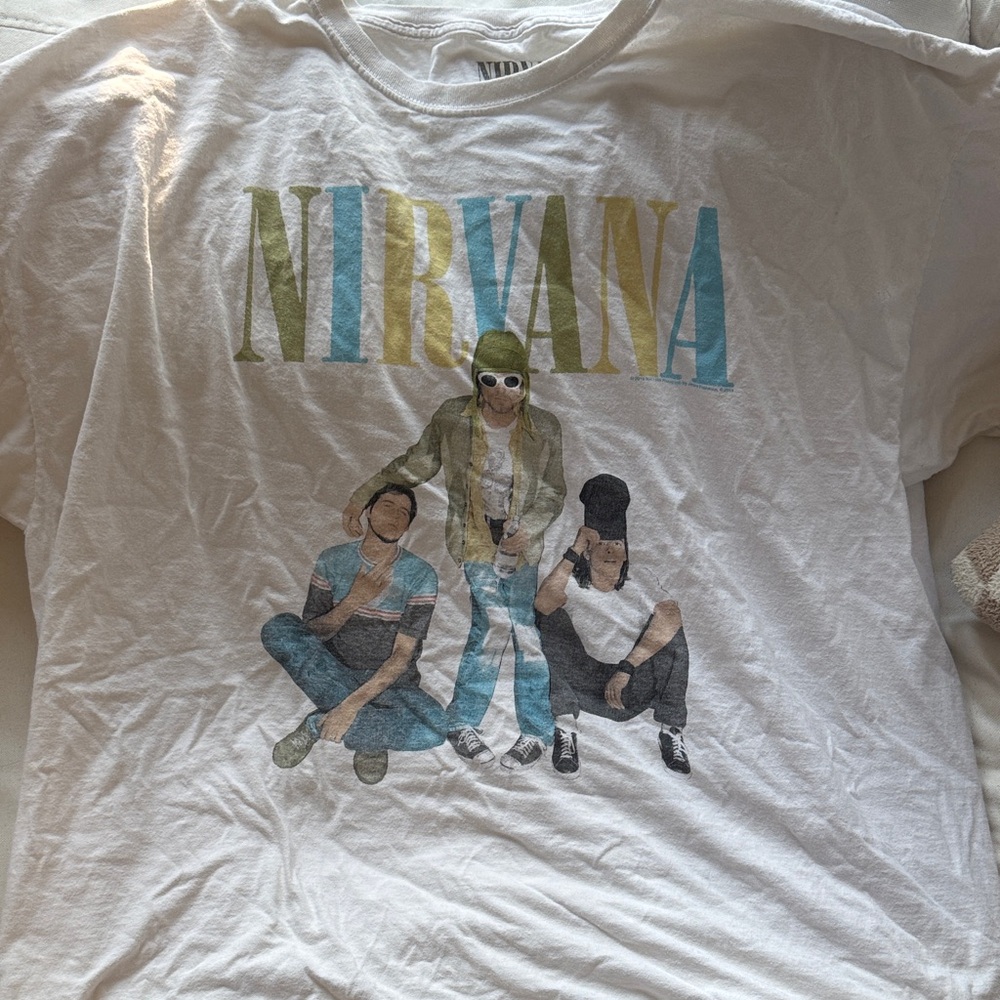 Forever 21 White Graphic Tee